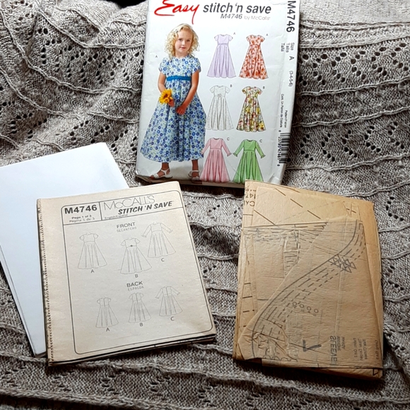 Girl's Dresses | Sewing Pattern - Picture 3 of 5